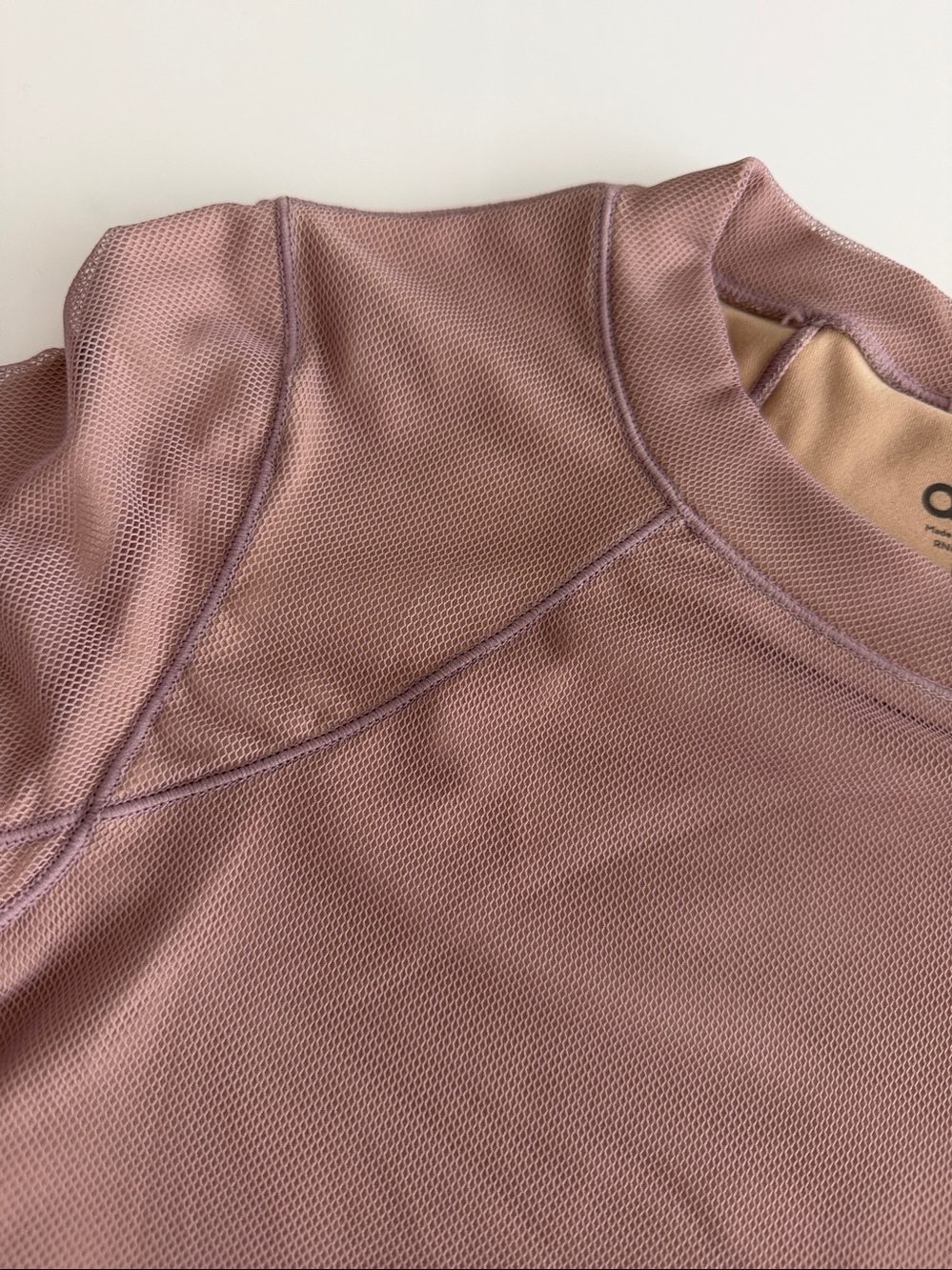 ALO Yoga Rare Mesh Long Sleeve Fitted Crop Top - Picture 3 of 10